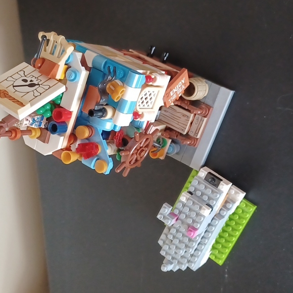 Set of 4 Miniature Blocks Pirate house,Candy shop, Nut store, Disney for age 8+ - Picture 6 of 14